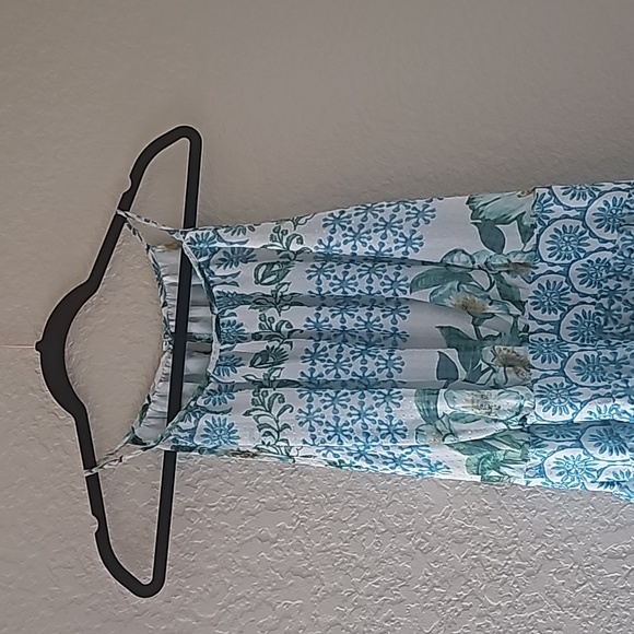 Eliza J floral halter style dress with keyhole button back closure - Picture 3 of 8